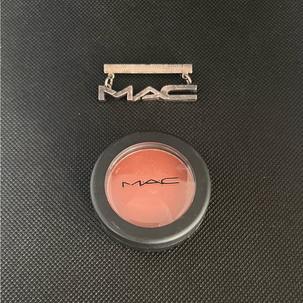 You’ll be “Raizin” the roof in this 90’s Vintage MAC Makeup Eyeshadow - Rare!
